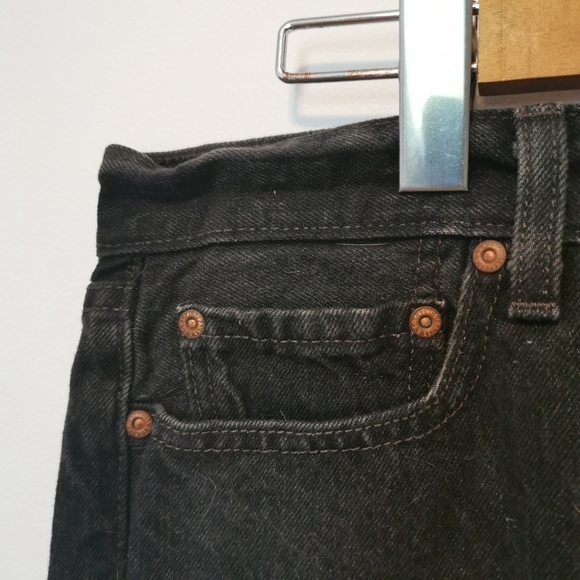 LEVIS | Black distressed denim Jean shorts Sz 29 - Picture 4 of 7